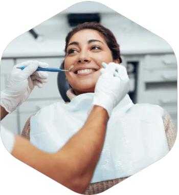 V centru Alphamedic se osredotočamo na zdravje in estetiko vaših zob.